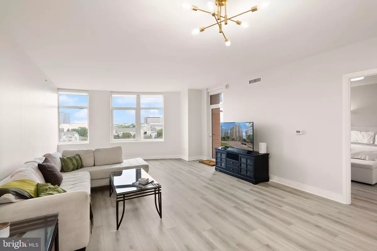 Mclean, VA 22102,8220 CRESTWOOD HEIGHTS DR #1210