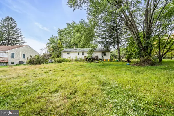 Lambertville, NJ 08530,16 NEW RD