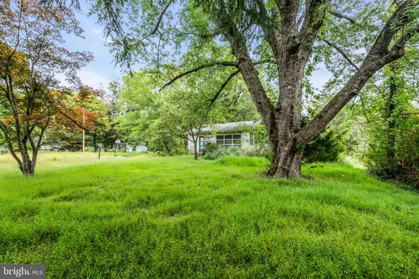 Lambertville, NJ 08530,16 NEW RD