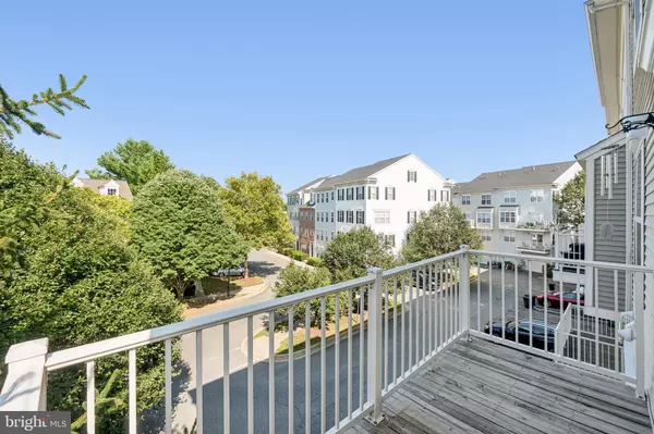 Gaithersburg, MD 20878,568 ORCHARD RIDGE DR #200