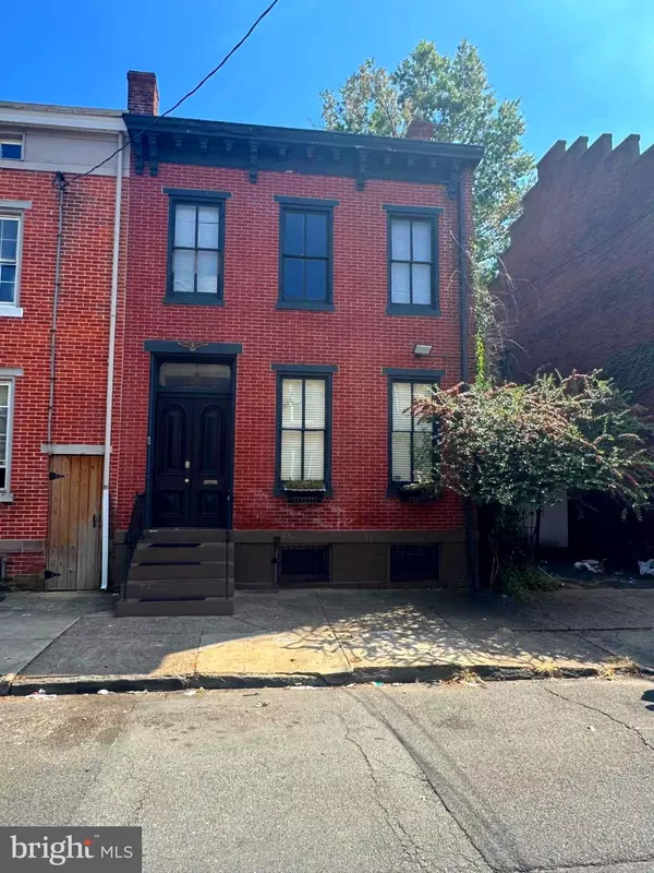 Trenton, NJ 08618,182 BRUNSWICK AVE