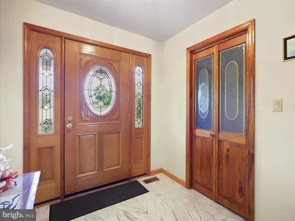 Falling Waters, WV 25419,350 ASHTON DR