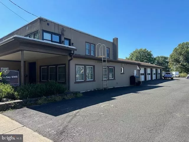 223 W RELIANCE RD, Telford, PA 18969