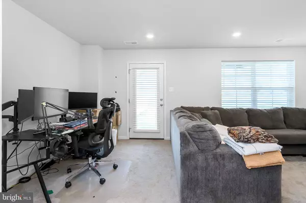 Charles Town, WV 25414,86 EXTROVERT DR