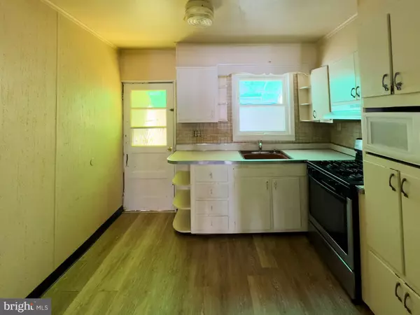 Philadelphia, PA 19145,2123 S MOLE ST