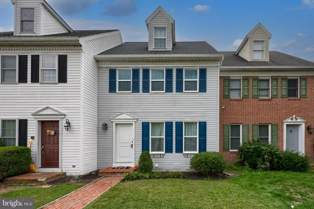 Lititz, PA 17543,425 CARDINAL RD