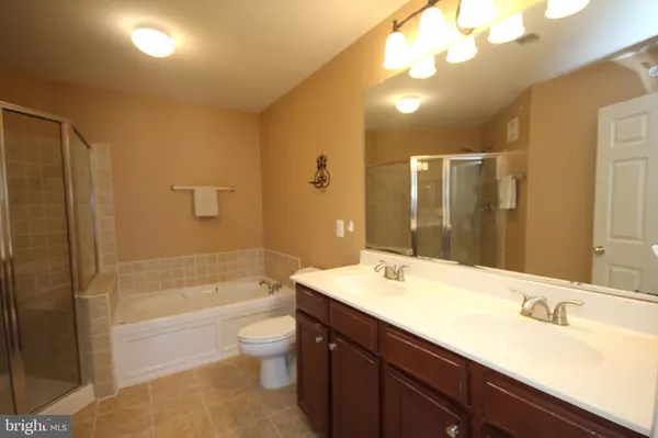 Centreville, VA 20121,14211-B SAINT GERMAIN DR #26