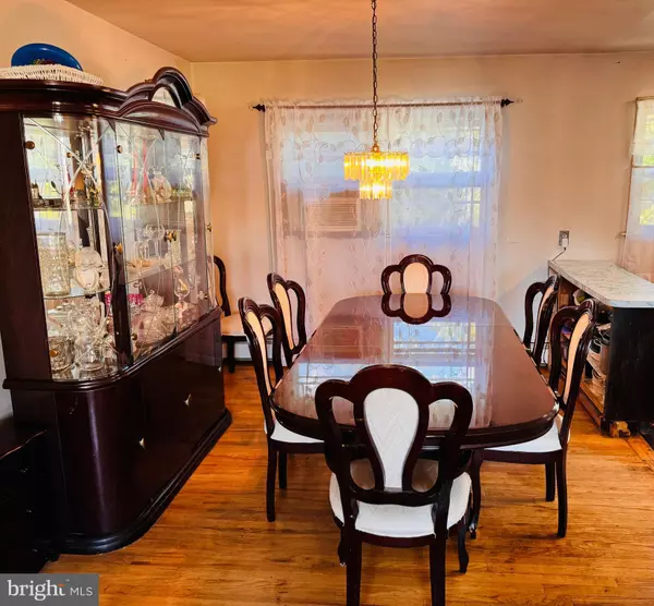 Laurence Harbor, NJ 08879,429 LEA AVE