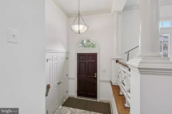 Vienna, VA 22182,2177 WOLFTRAP CT