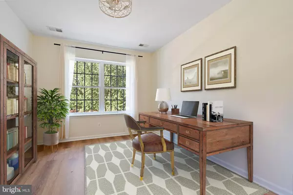 Sterling, VA 20165,20745 ROYAL PALACE SQ #210