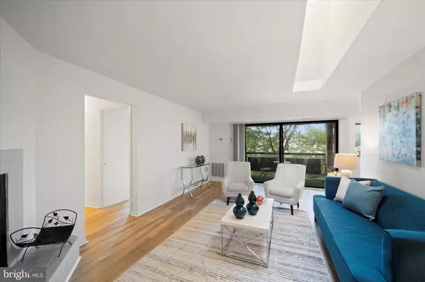 Falls Church, VA 22042,7613 LEE HWY #302