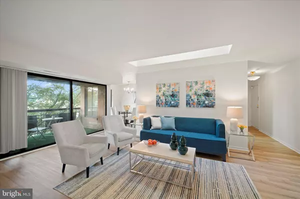 Falls Church, VA 22042,7613 LEE HWY #302