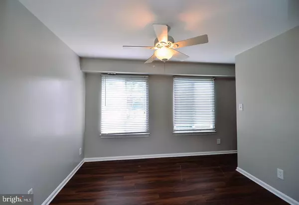 Gaithersburg, MD 20877,8139 FALLOW DR #8-E