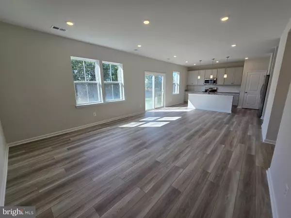 Ranson, WV 25438,1255 RED CLOVER LN