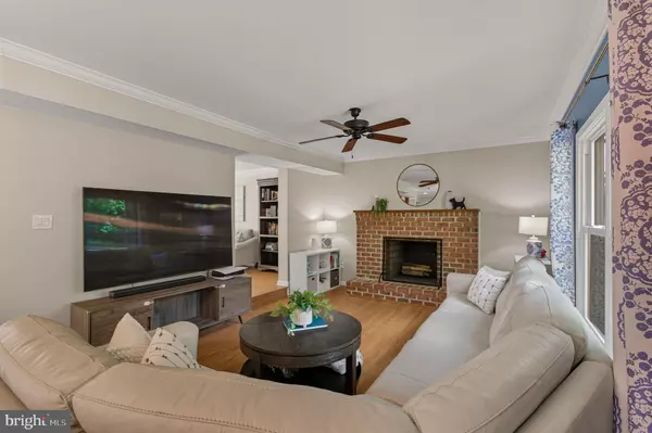 Ellicott City, MD 21043,5002 MIDDLESMOOR CT