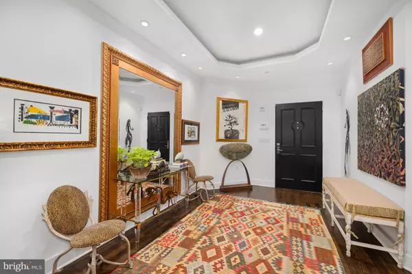 Chevy Chase, MD 20815,7222 47TH ST #R-2