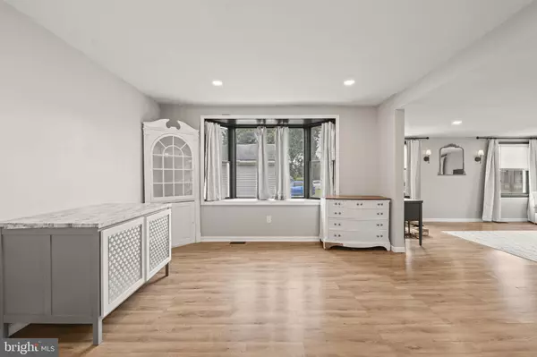 Magnolia, NJ 08049,128 W EVESHAM AVE