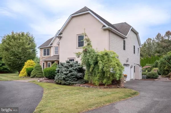 Bethlehem, PA 18017,4064 AUTUMN RIDGE RD