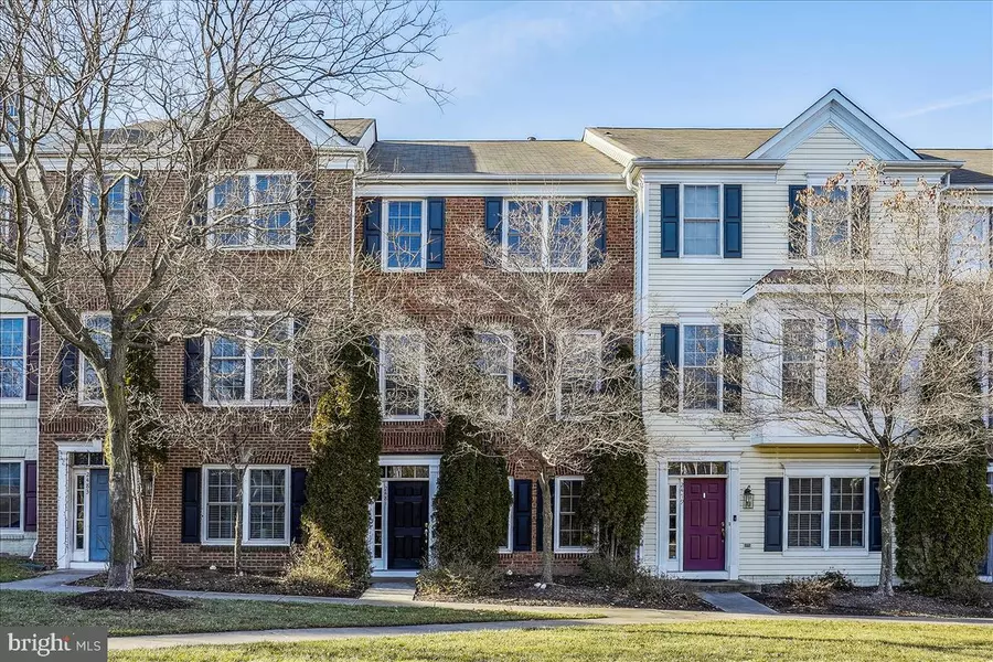 2481 WALNUT ROCKER LN, Herndon, VA 20171