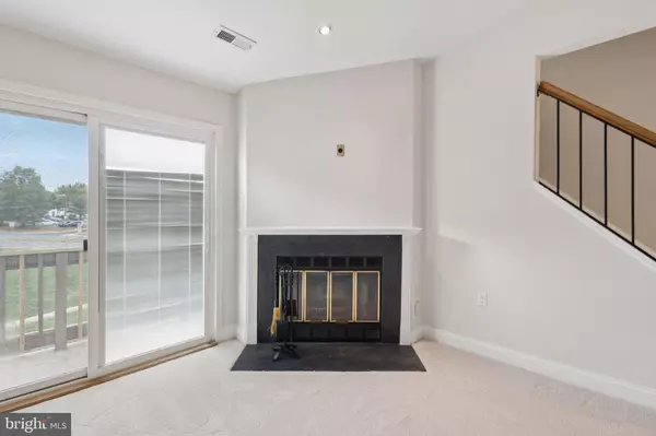 Manassas, VA 20109,10421 PARADISE CT