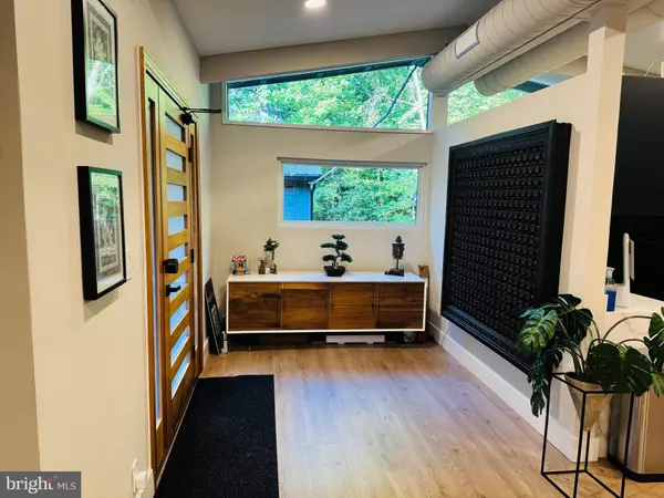 Newtown Square, PA 19073,126 BRYN MAWR AVE