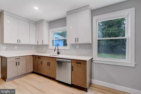 Ewing, NJ 08628,31 MONTAGUE AVE