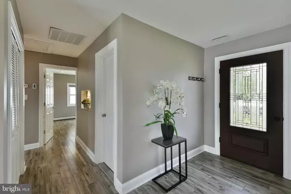 Levittown, PA 19054,31 BRIAROOT LN