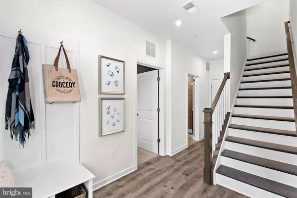 Ashburn, VA 20147,12345 MYSTIC MAROON TER