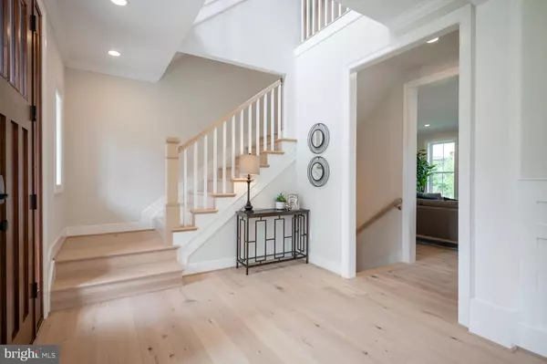 Arlington, VA 22205,2119 N HARRISON ST