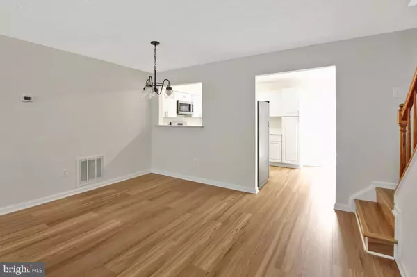 Gaithersburg, MD 20878,890 BAYRIDGE DR