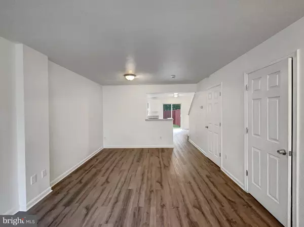 Sterling, VA 20164,45458 OAK TRAIL SQ