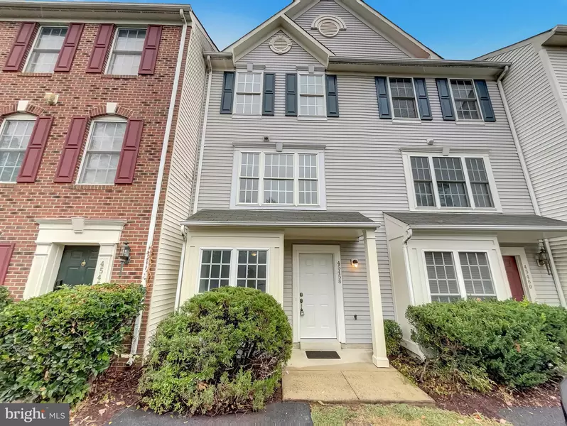 45458 OAK TRAIL SQ, Sterling, VA 20164