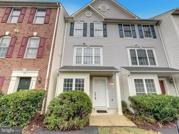 Sterling, VA 20164,45458 OAK TRAIL SQ