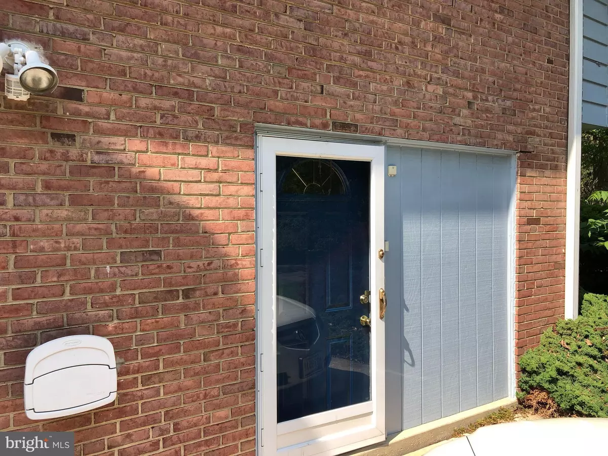 Kensington, MD 20895,9700 KENMORE DR #2