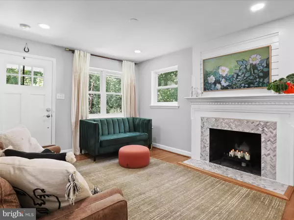 Annandale, VA 22003,7103 VALLEYCREST BLVD