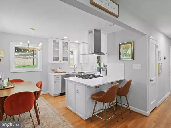 Annandale, VA 22003,7103 VALLEYCREST BLVD