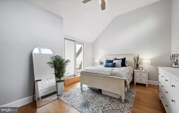 Philadelphia, PA 19123,403 BROWN ST