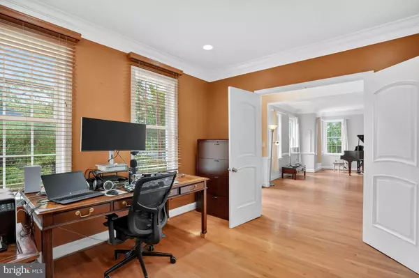 Rockville, MD 20851,518 CALVIN LN
