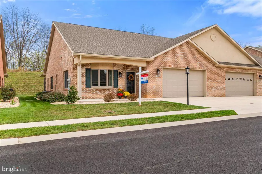 13323 DIAMOND POINTE DR, Hagerstown, MD 21742