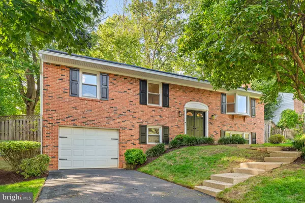 Fairfax, VA 22032,5006 LONE OAK PL