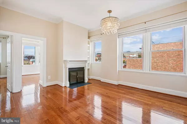 Washington, DC 20009,2008 16TH ST NW #402