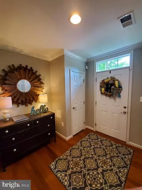 Chantilly, VA 20152,43022 SPYDER PL