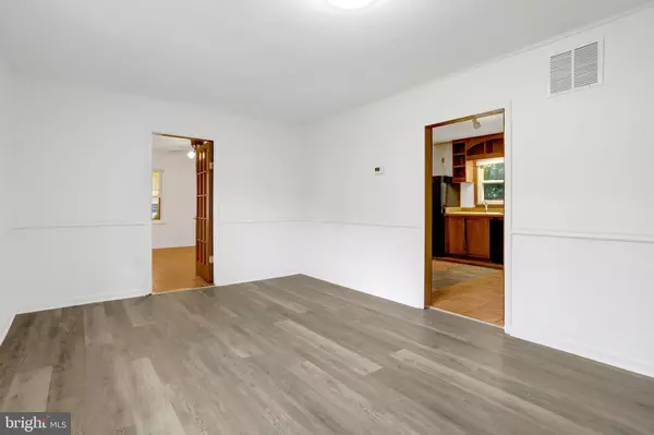 Annandale, VA 22003,7555 PARK LN