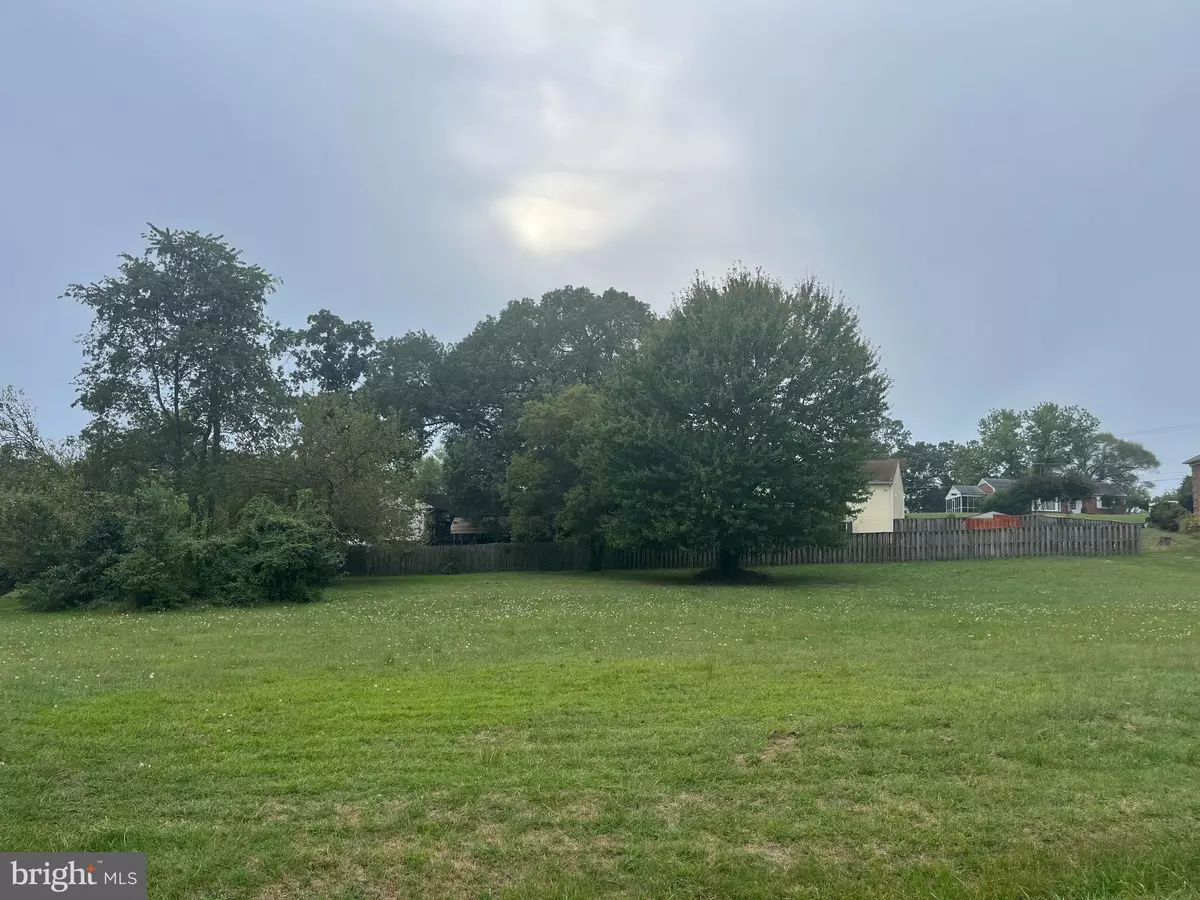 Dumfries, VA 22026,17640 WASHINGTON ST