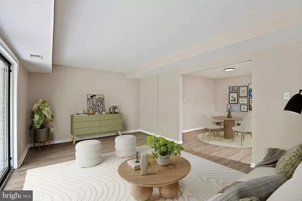 Reston, VA 20190,11619 VANTAGE HILL RD #1A