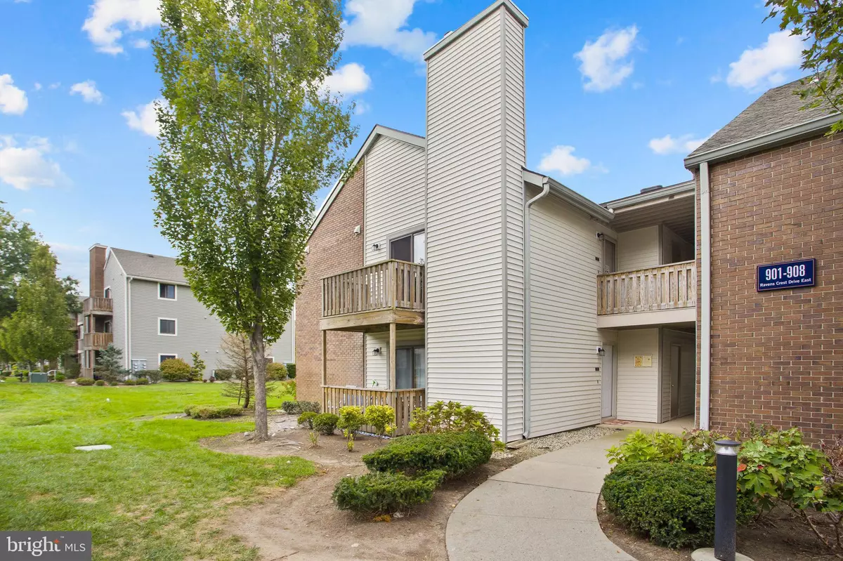 Plainsboro, NJ 08536,902 RAVENS CREST DR