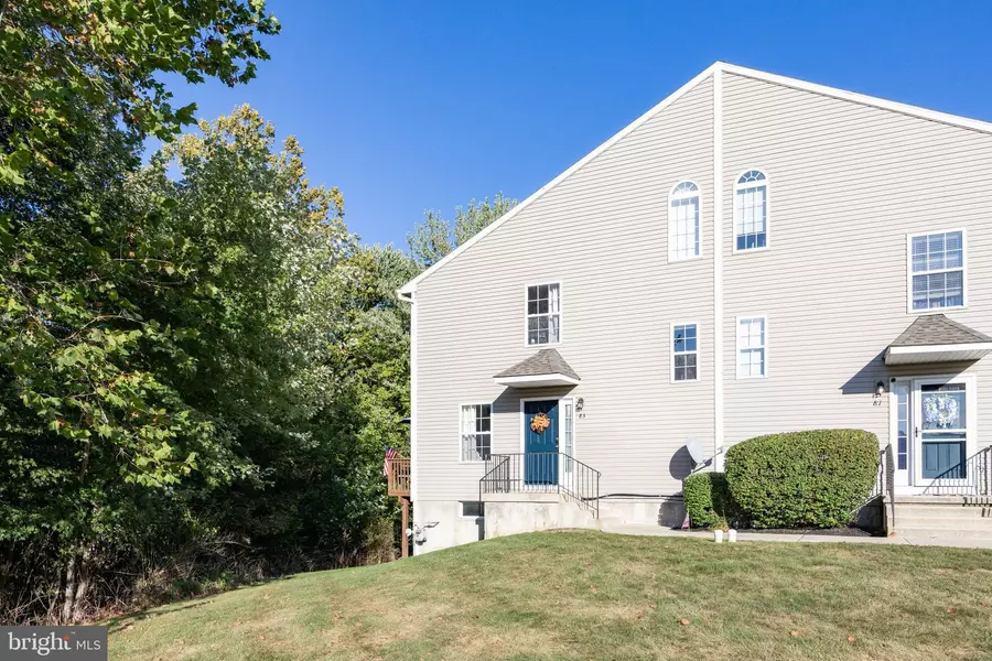 83 HORSESHOE DR, Douglassville, PA 19518