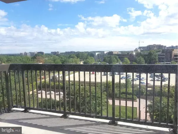 Falls Church, VA 22041,3709 GEORGE MASON DR #710