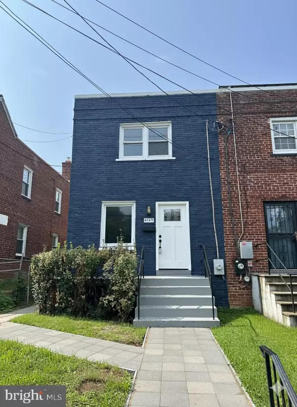 4649 H ST SE, Washington, DC 20019