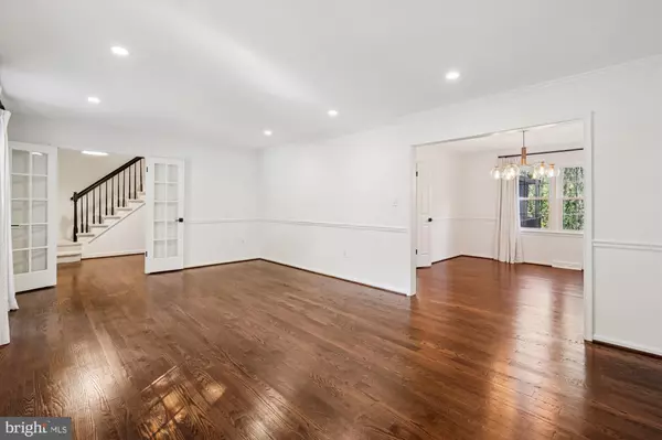 Fairfax, VA 22032,5538 SHOOTERS HILL LN